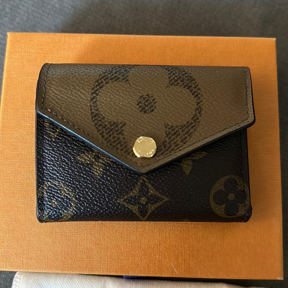 Louis Vuitton Zoe wallet